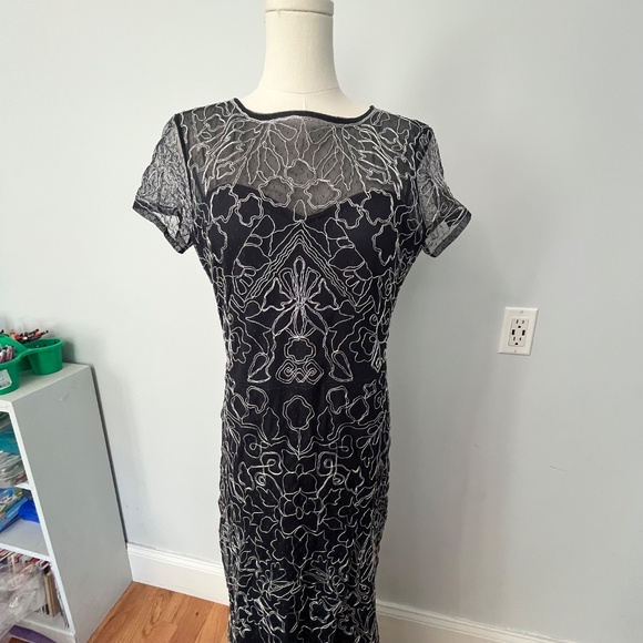 JS Collections Navy Silver Long Formal Shortsleeve Dress- Size 8- Mom of Bride - Picture 2 of 13